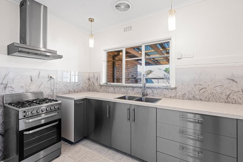 31 Dickens Street, Lalor