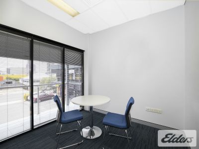 EXCEPTIONAL OFFICE OPPORTUNITY IN WELL EXPOSED SITE!