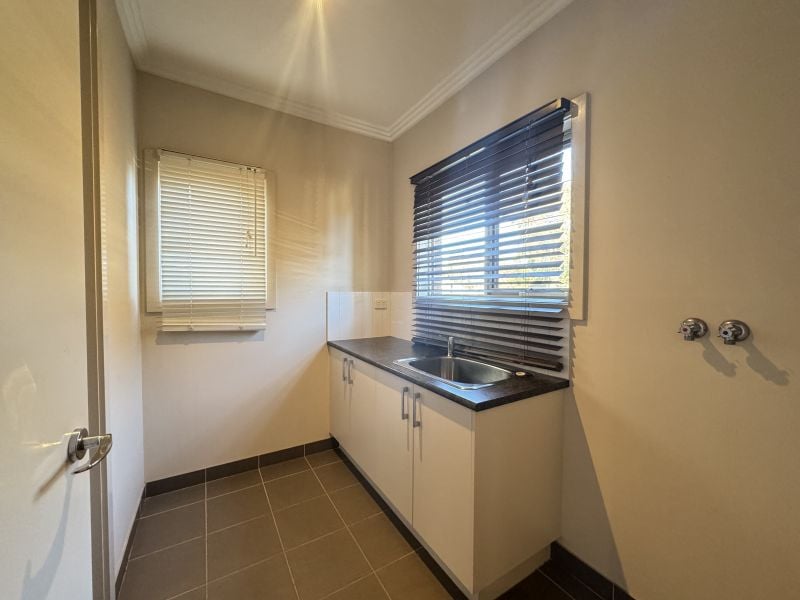 1/76 Strathmerton Street, Reservoir