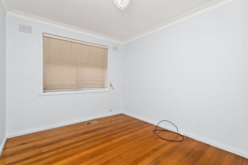 10 Catalina Drive, Thomastown