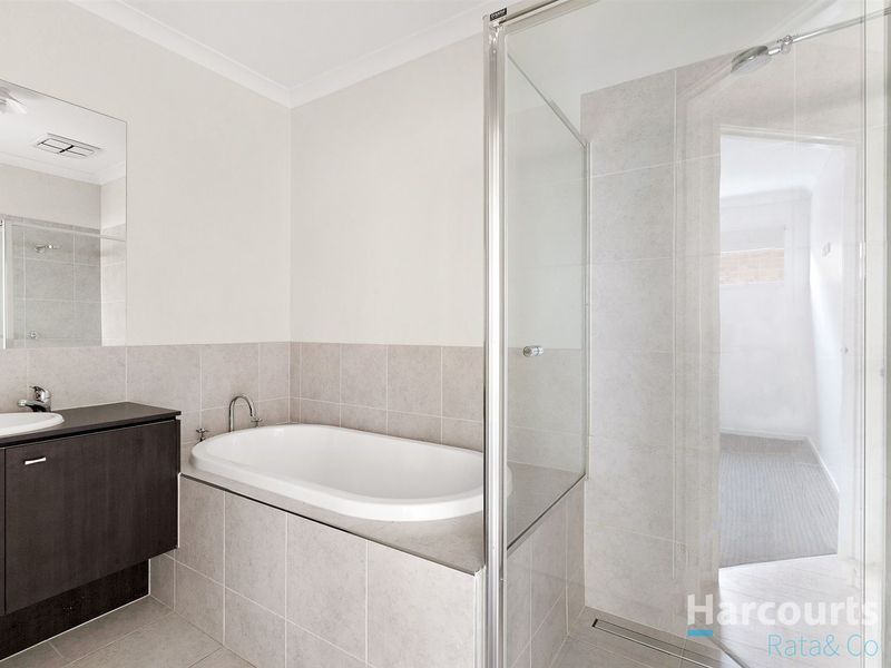 16 Maremma Drive, Mernda