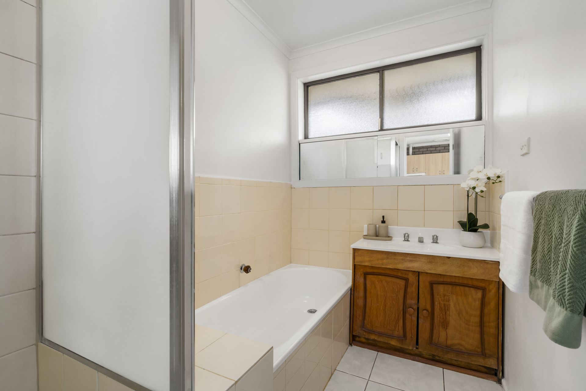 Spacious Single Level Villa, Fabulous Locale