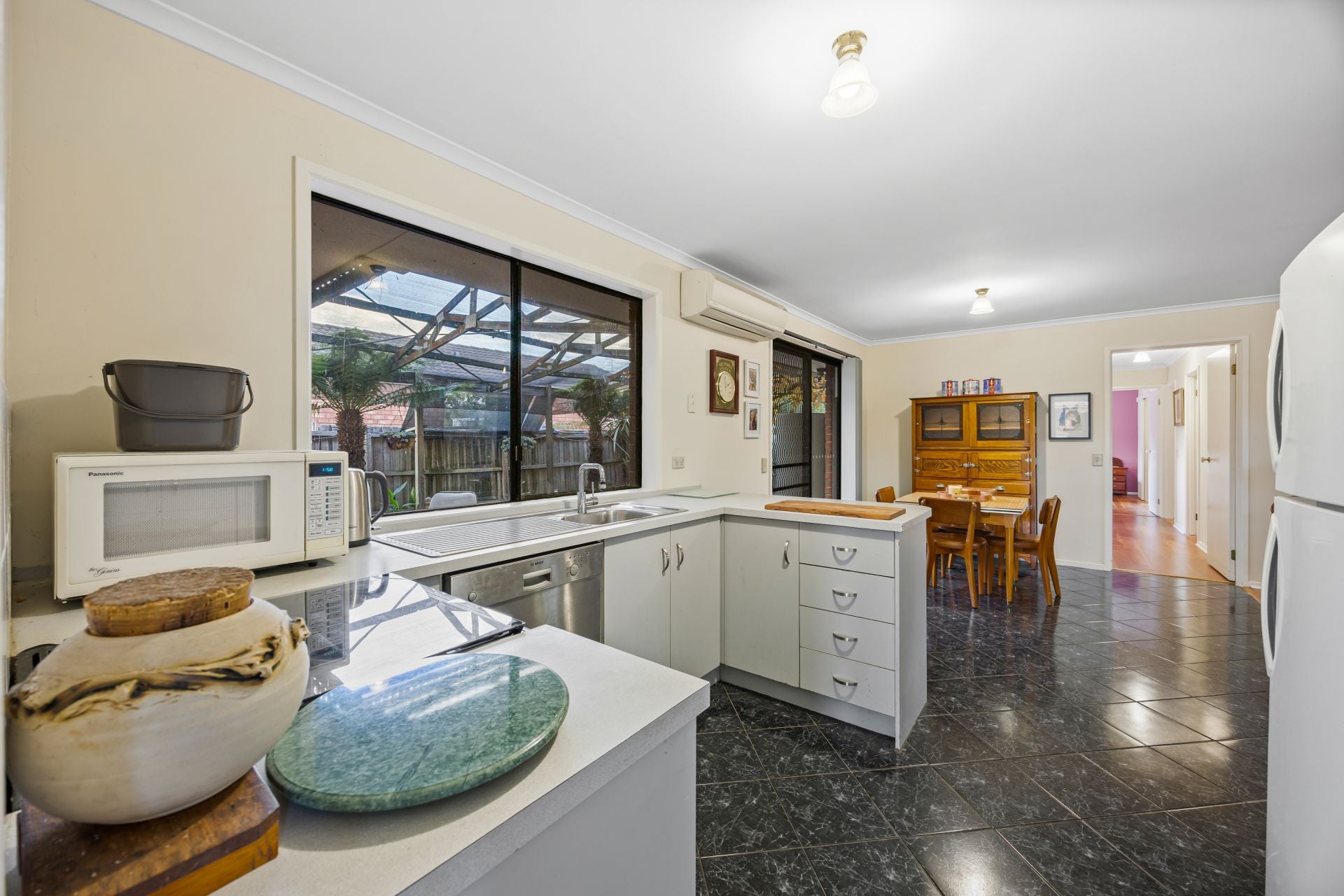 87 Marie Crescent, Wendouree, Wendouree - Thumbnail 4
