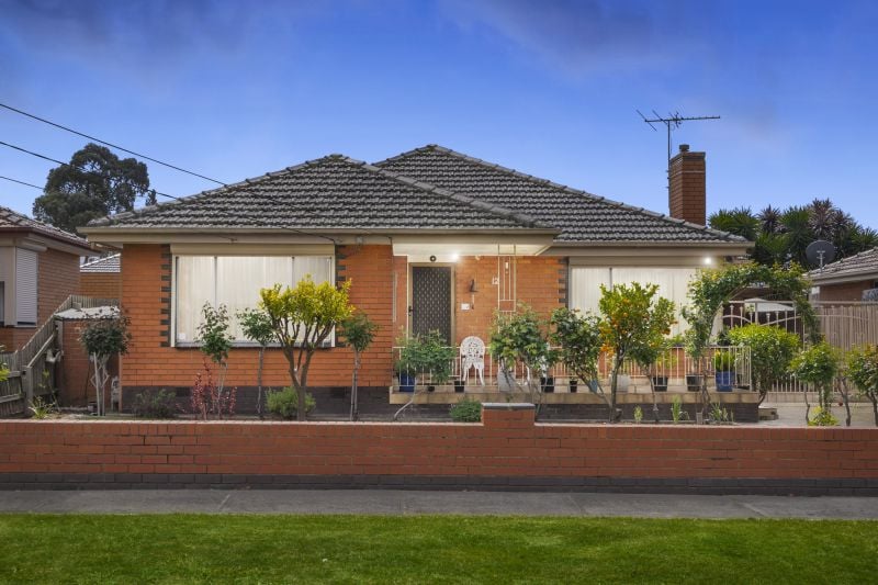 12 Heather Avenue, Thomastown