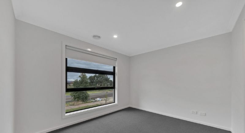 18 Louisville Drive, Thornhill Park