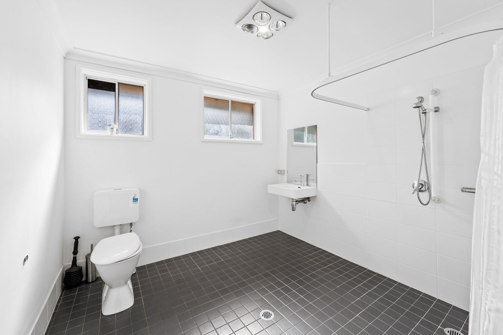 20 Seawind Terrace, Berkeley Vale, Berkeley Vale - Thumbnail 5