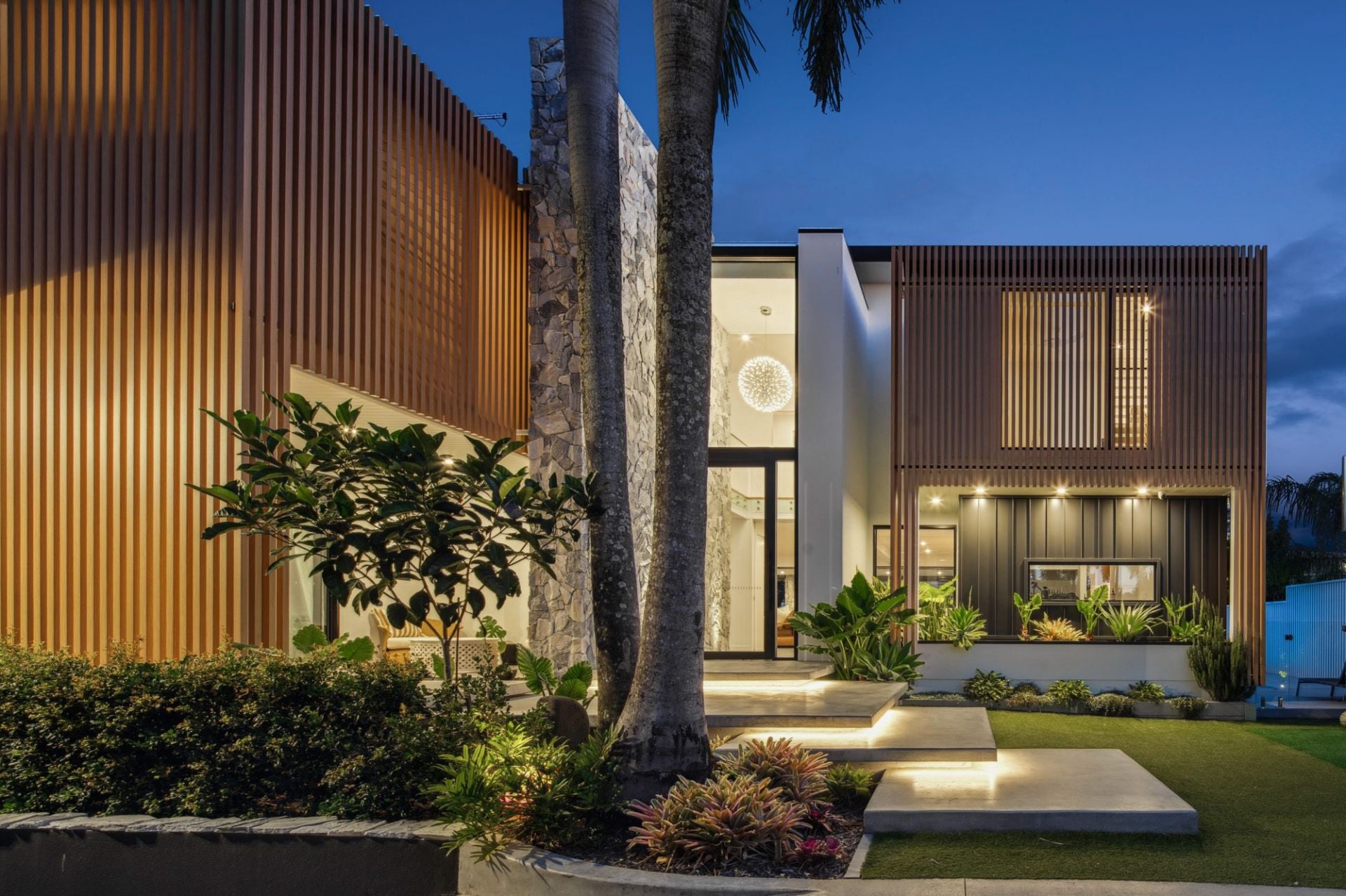 $ 6,750,000, Broadbeach Waters - Thumbnail 3