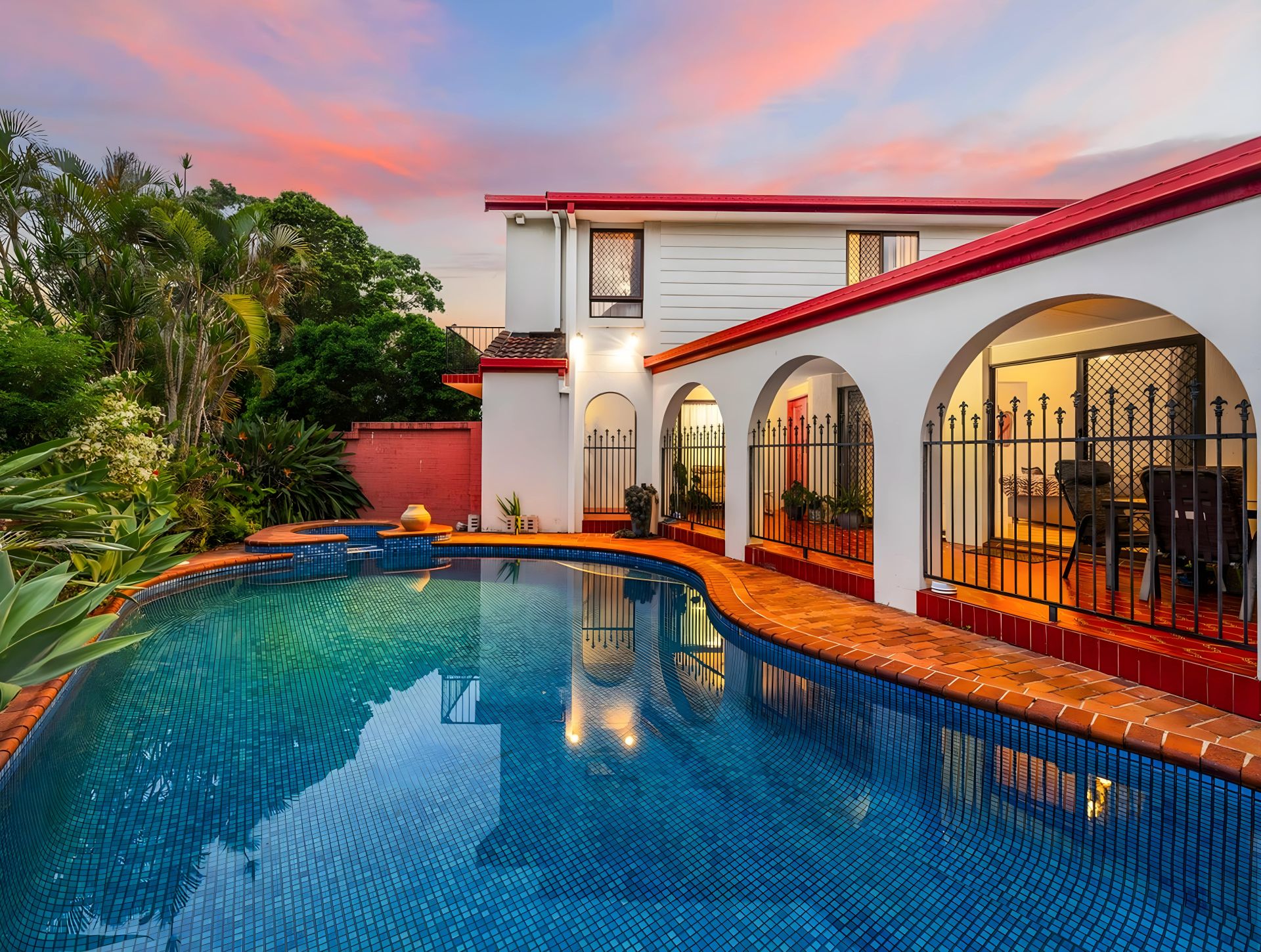 $ 2,000,000, Benowa Waters - Thumbnail 7