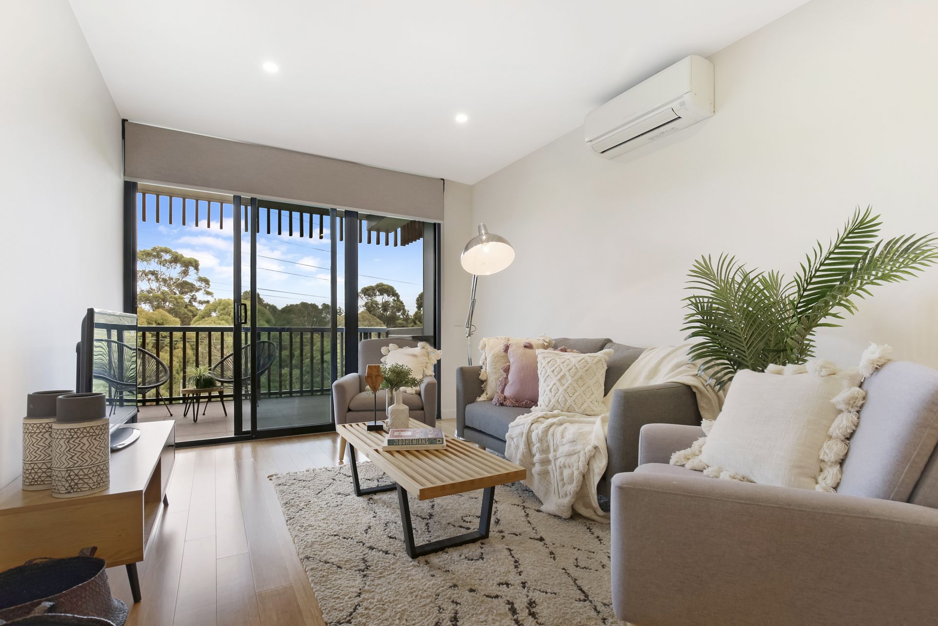 Spacious apartment in ideal location