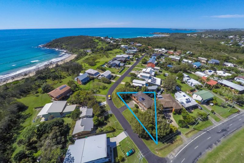 2 Fuller Street ARRAWARRA HEADLAND NSW, Arrawarra Headland - Image 1