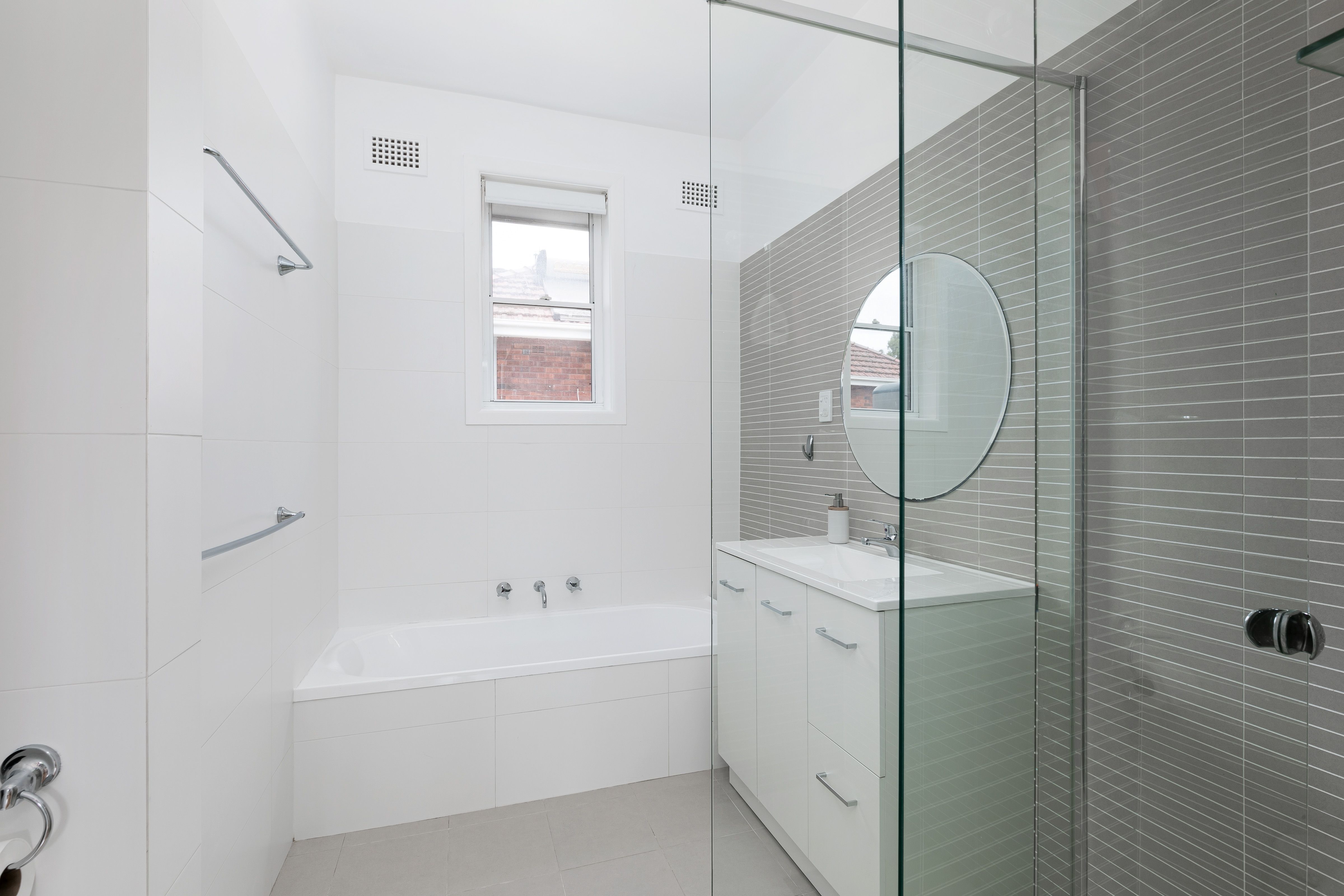 33 Carrington Avenue CARINGBAH 2229