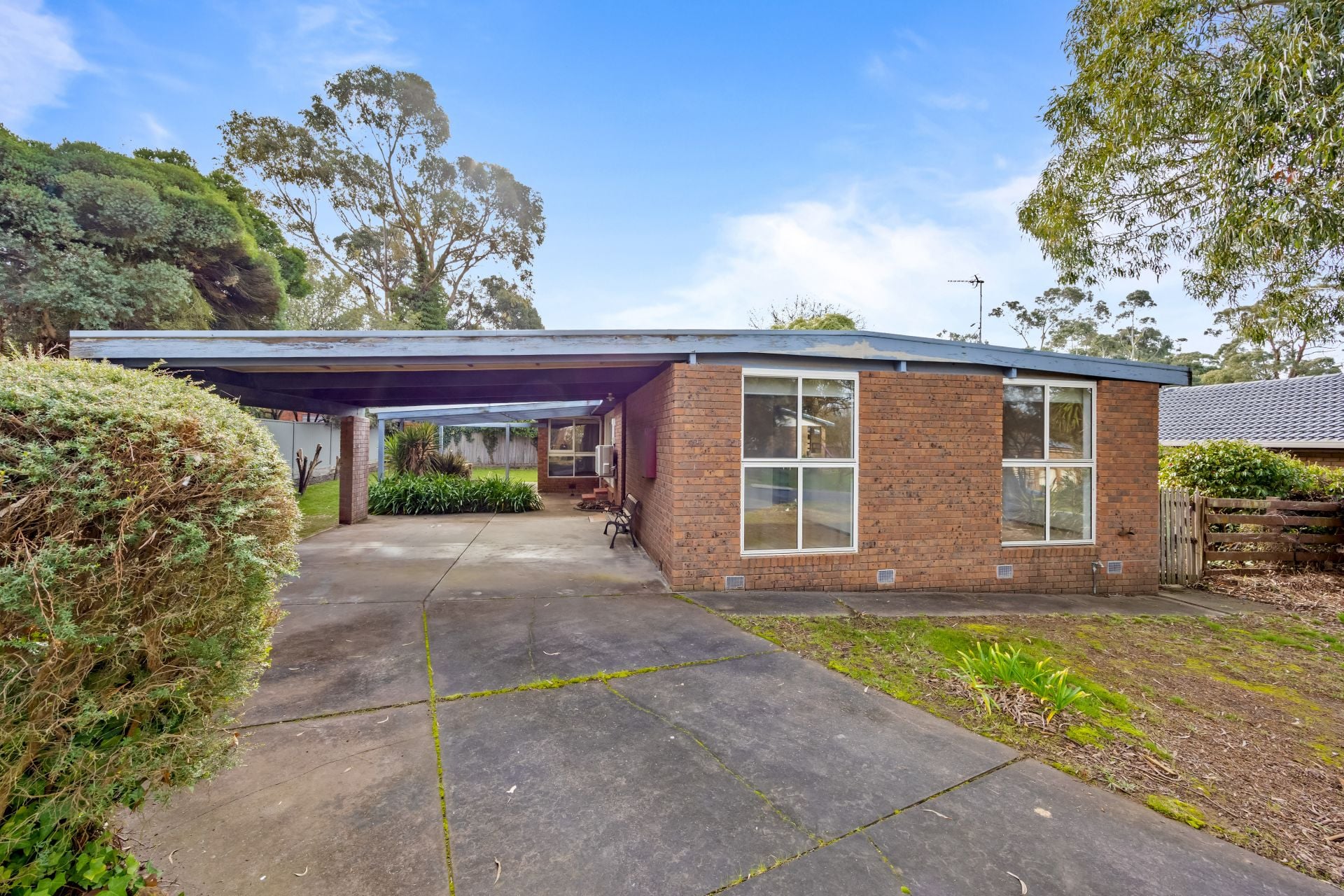 13 Mansfield Avenue, Mount Clear VIC