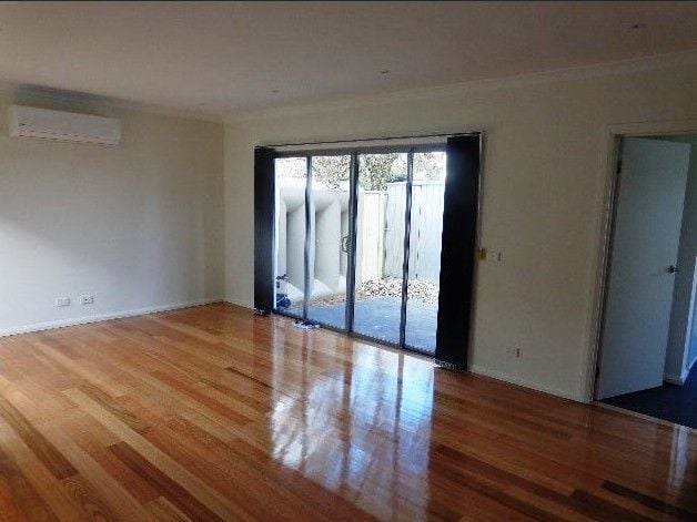 2-Bedroom Unit in Convenient Heidelberg West Location