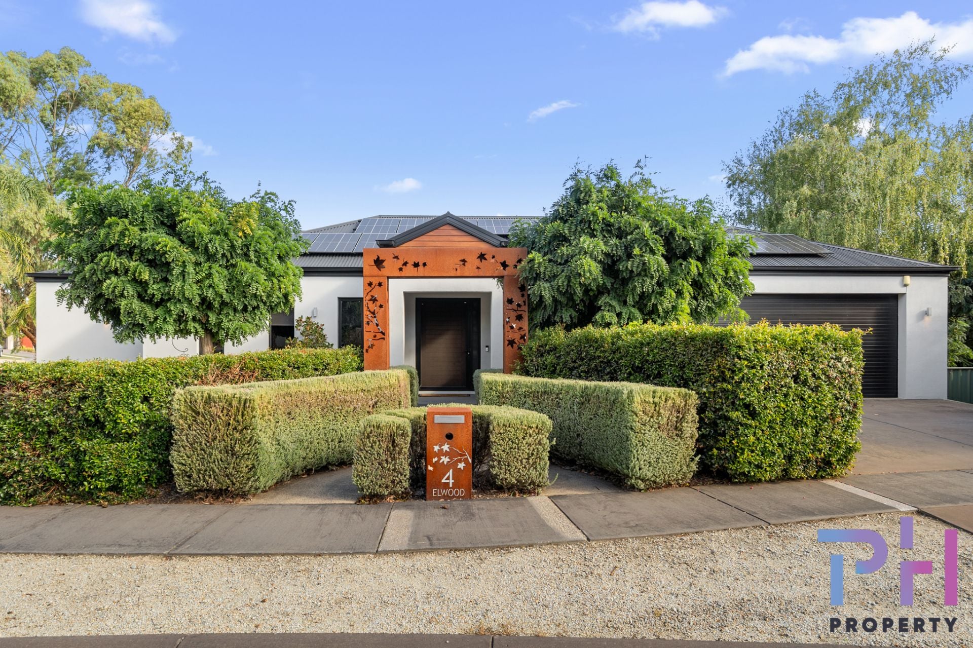 4 Elwood Drive Strathdale VIC, Strathdale - Image 1