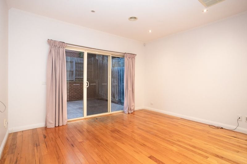 2/58 Livingstone Street, Coburg North