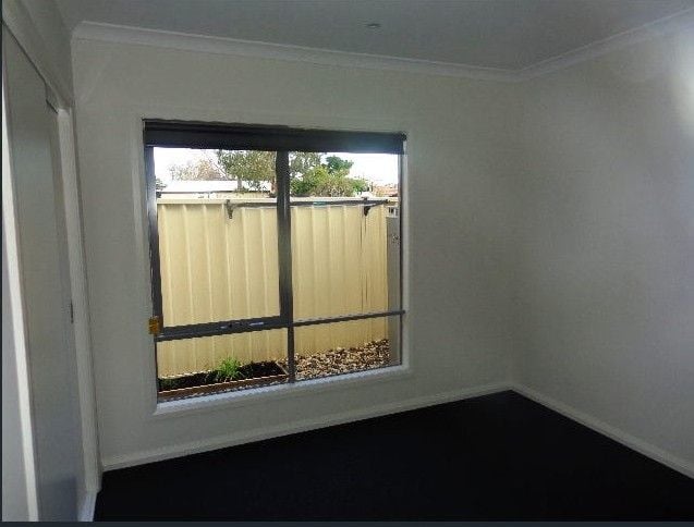 2-Bedroom Unit in Convenient Heidelberg West Location