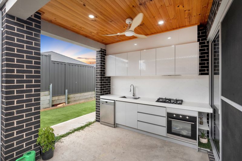 12 Hermes Street, Wollert