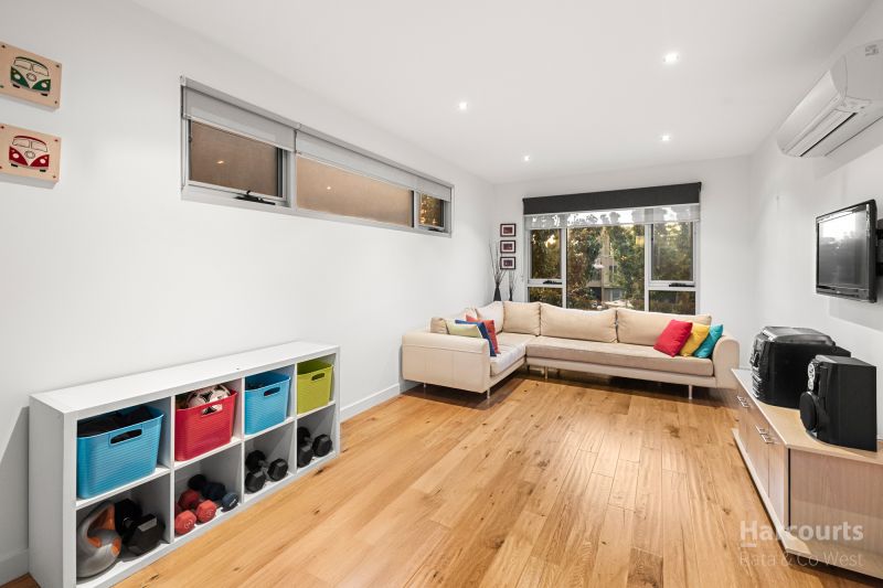 16 Caravel Lane, Caroline Springs