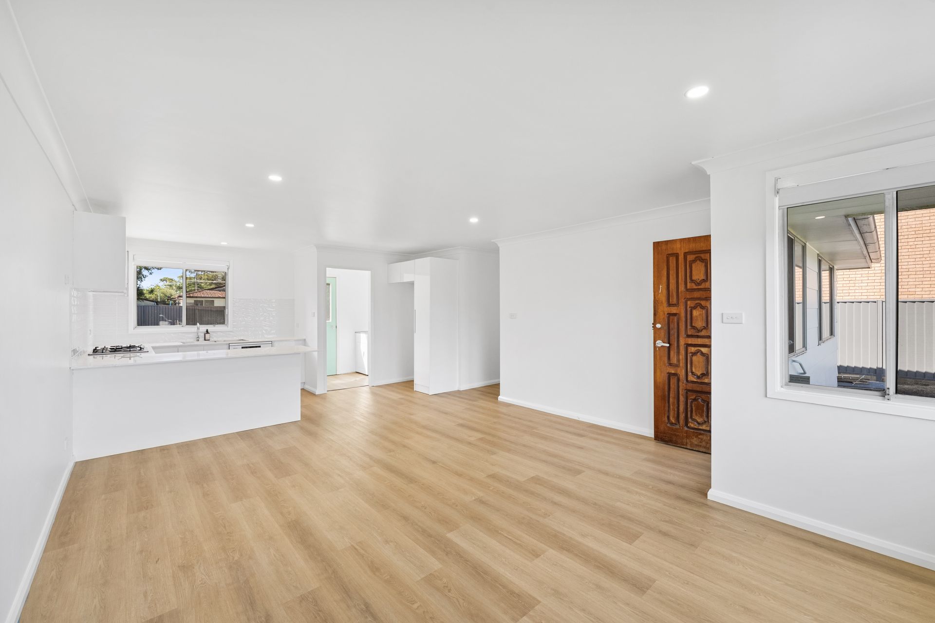 7 Erin Avenue, Berkeley Vale, Berkeley Vale - Thumbnail 2