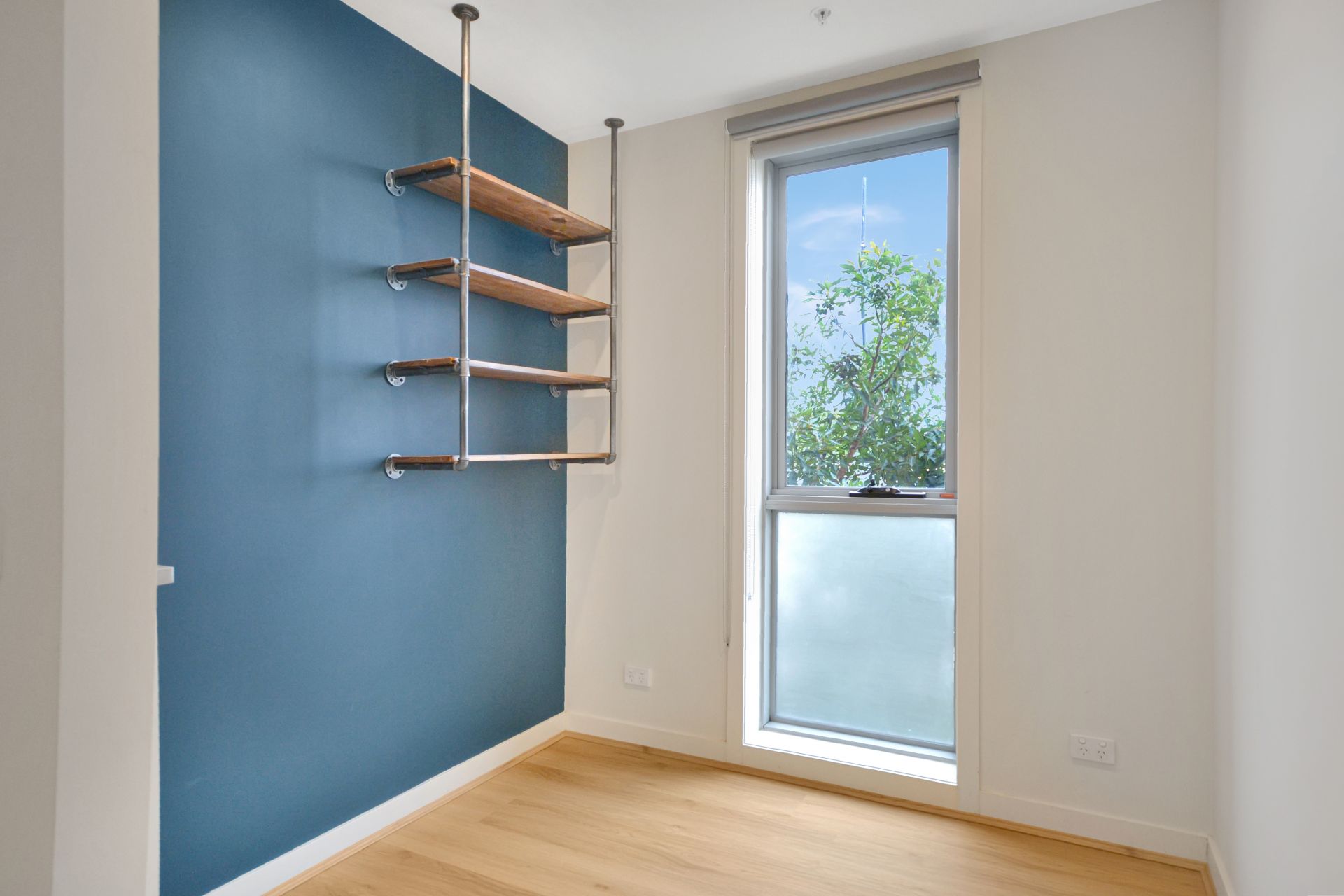 LIGHT AND BRIGHT APARTMENT LIVING