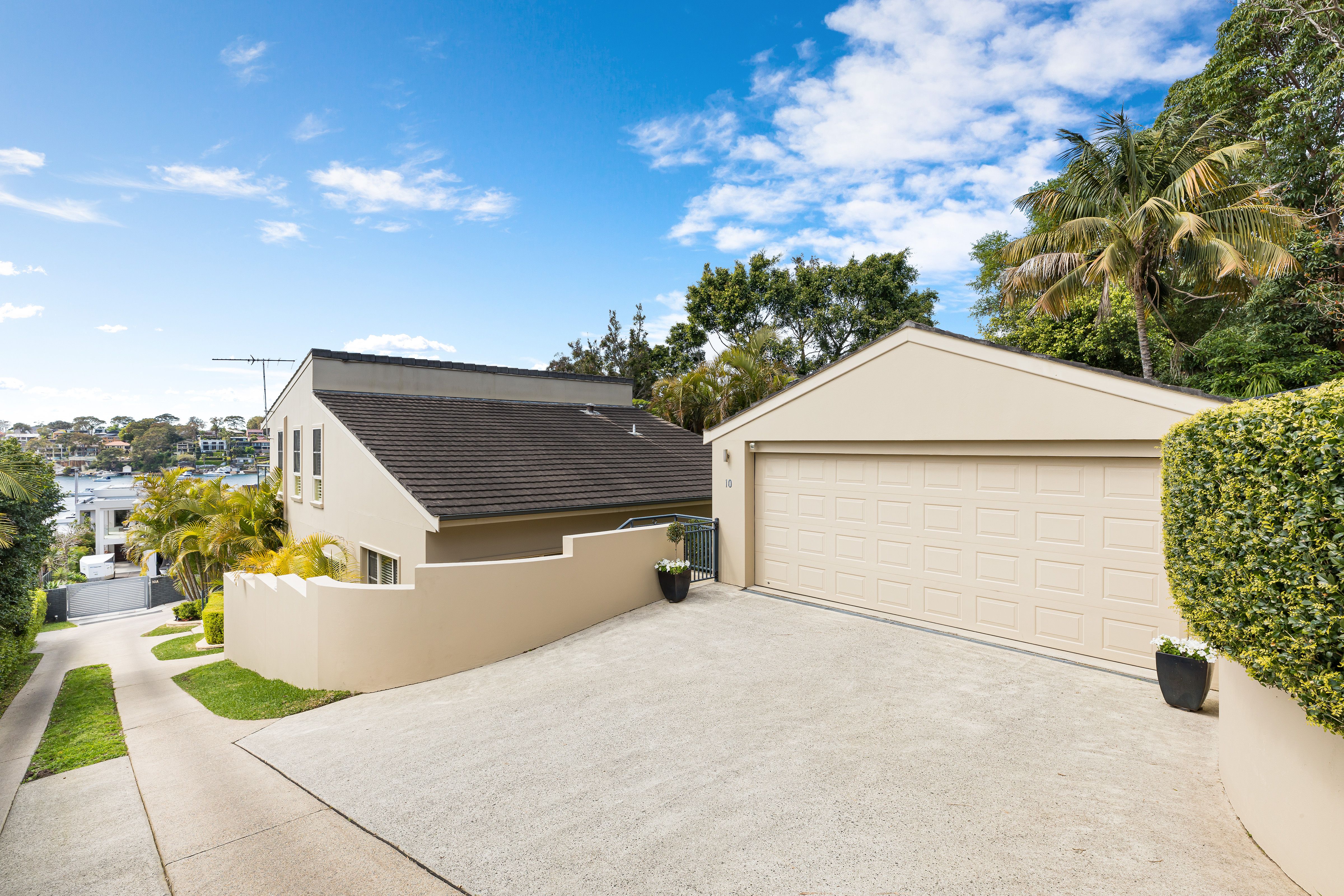 10 Fernleigh Road, CARINGBAH SOUTH, Caringbah South - Thumbnail 2