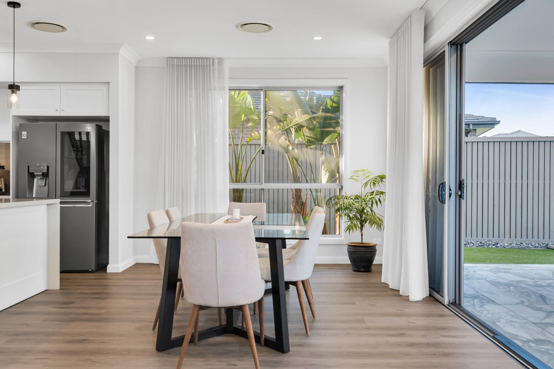 17 Pleasant Circuit, Gledswood Hills, Gledswood Hills - Thumbnail 7