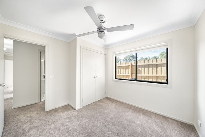 15 Sunbird Gardens, Epping