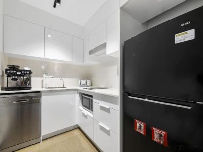 CENTRALLY LOCATED PLUG AND PLAY OFFICE!