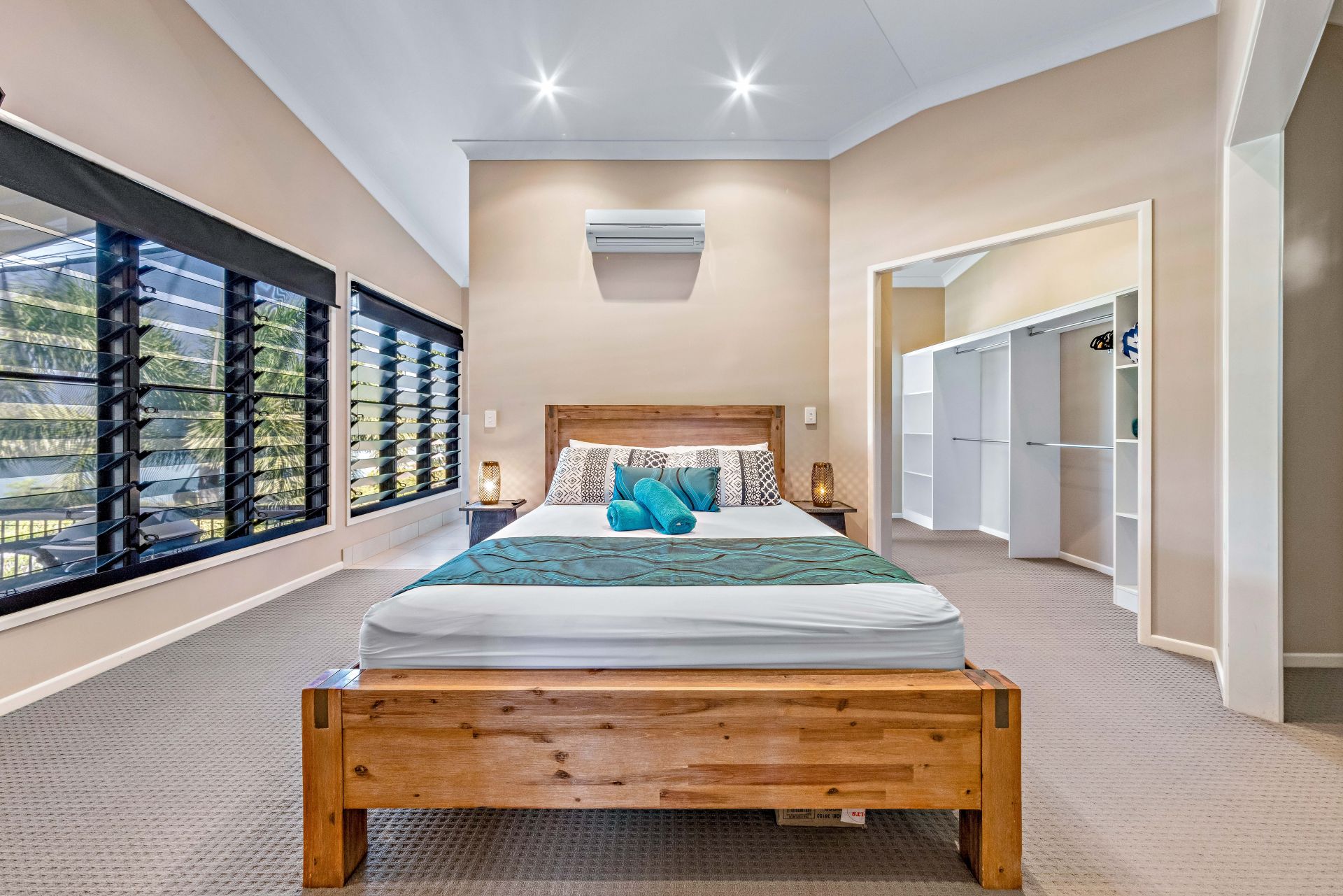 25 Beth Court Cannonvale QLD, Cannonvale - Thumbnail 2