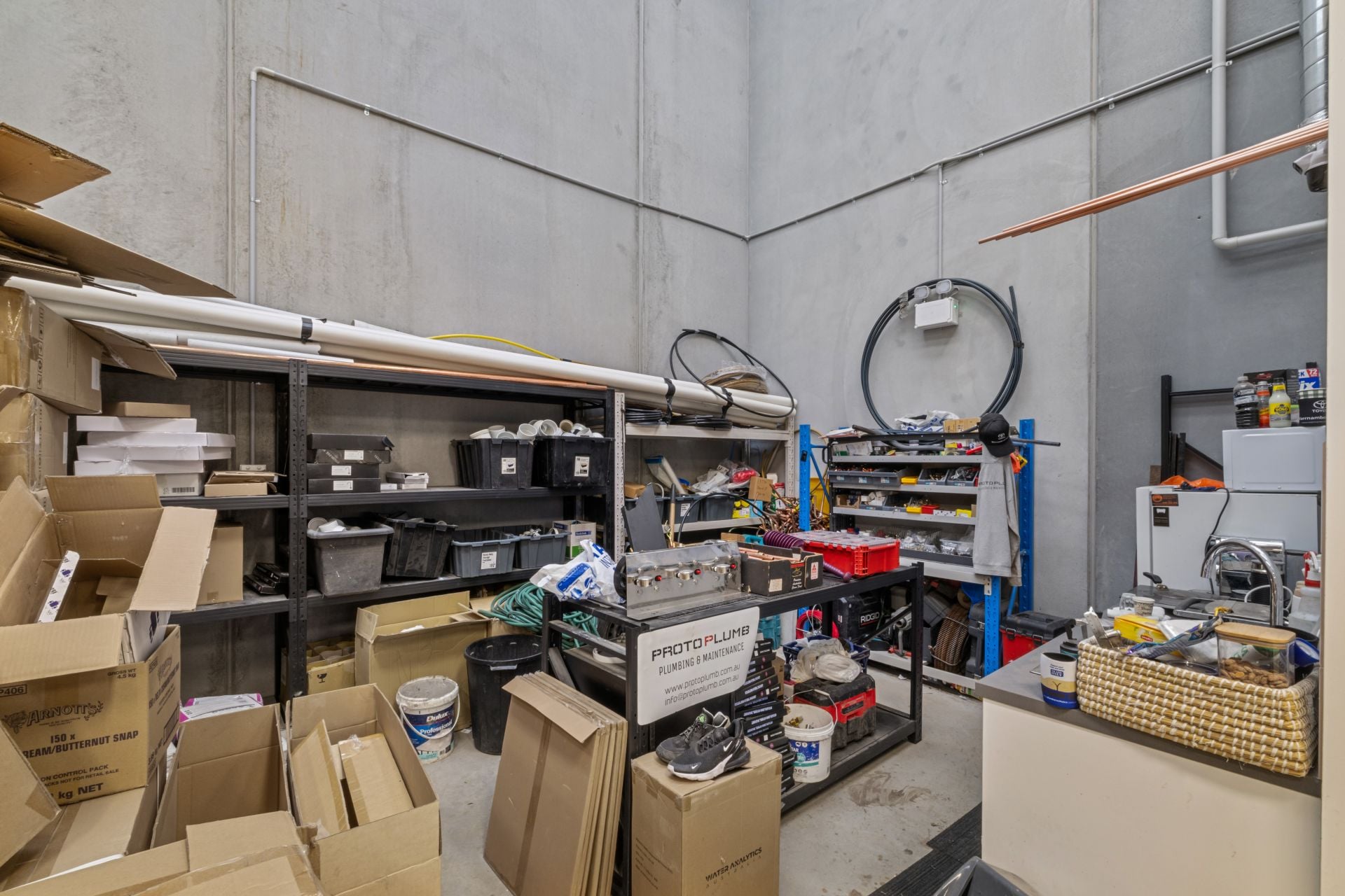 OCCUPY OR INVEST:
Versatile Warehouse + Office – Move In Ready!