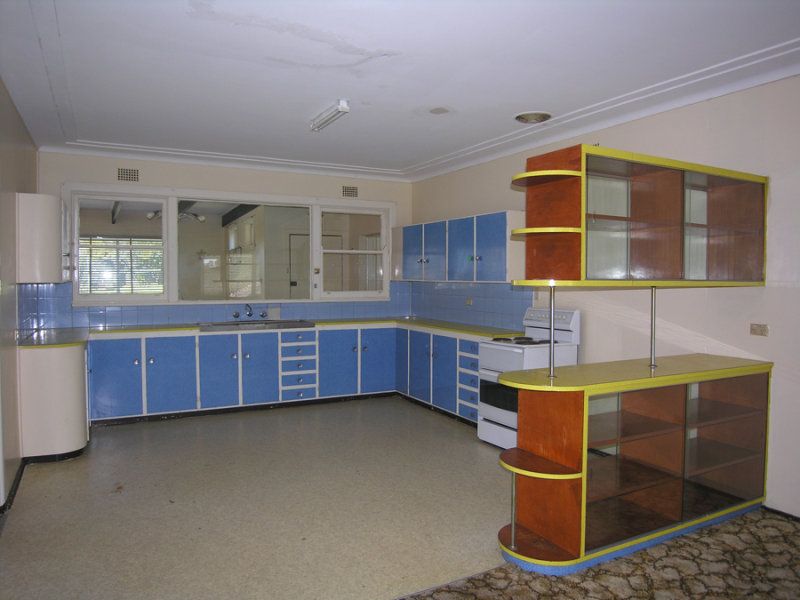 10 Cook Street, CARINGBAH, Caringbah - Thumbnail 2