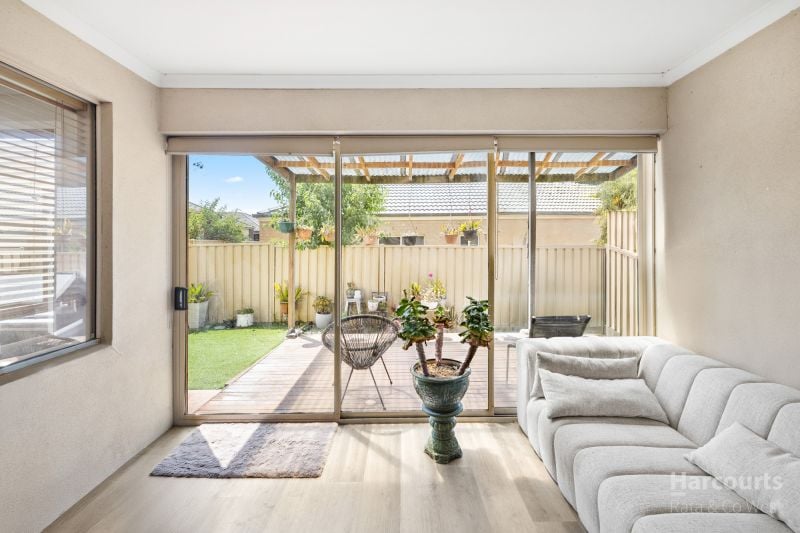 24 Maranoa Grove, Caroline Springs