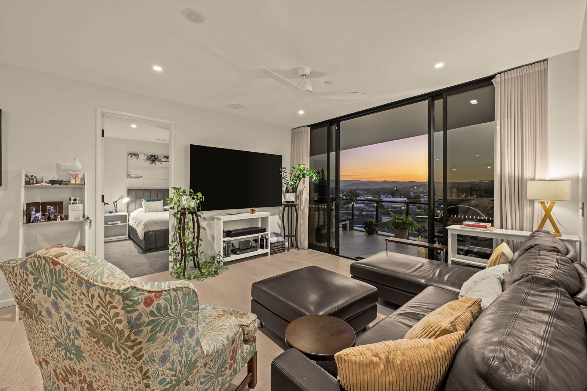 2508/1328 Gold Coast Highway, Palm Beach - Thumbnail 6