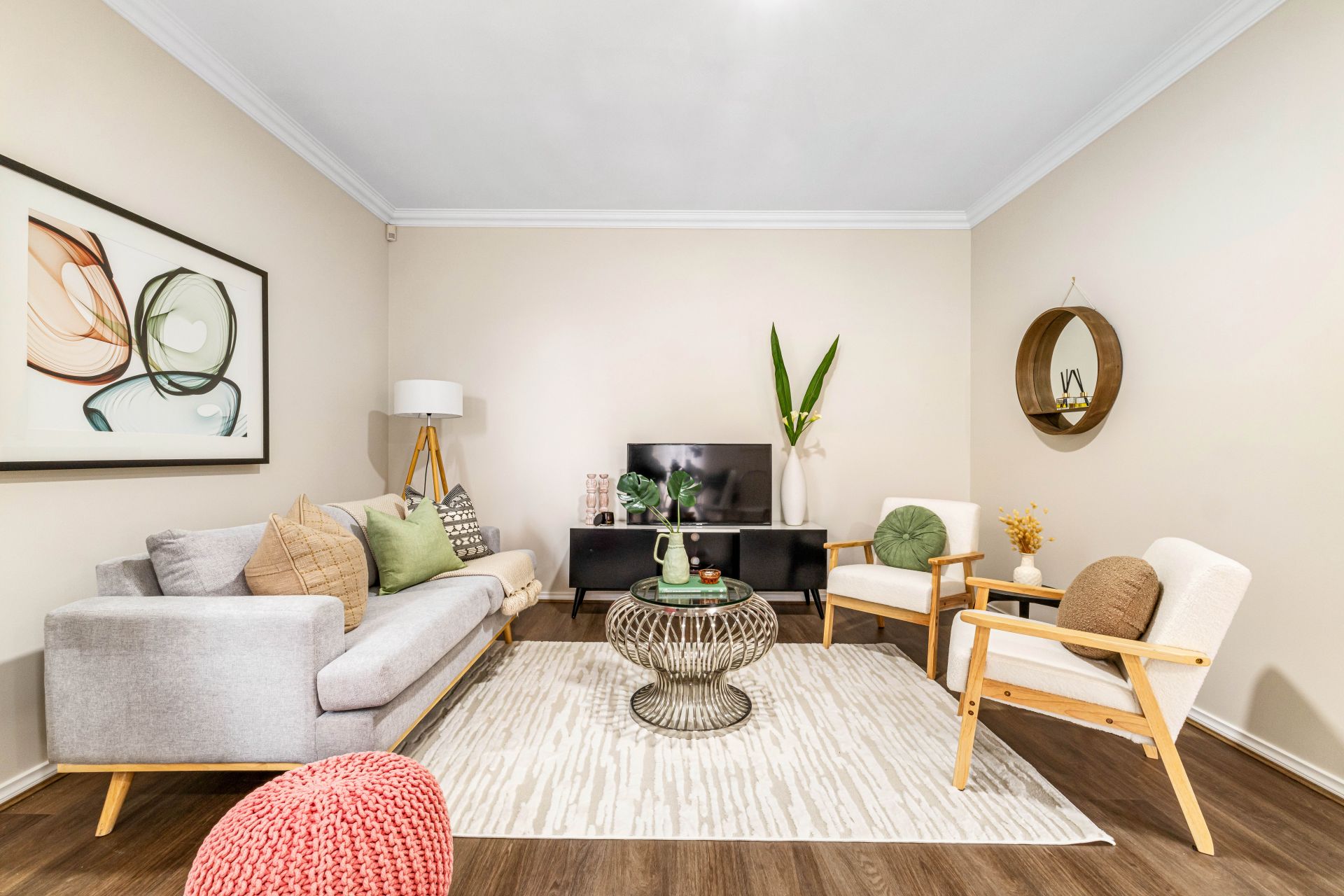 Stylish Living With Walk-To-Everything Ease