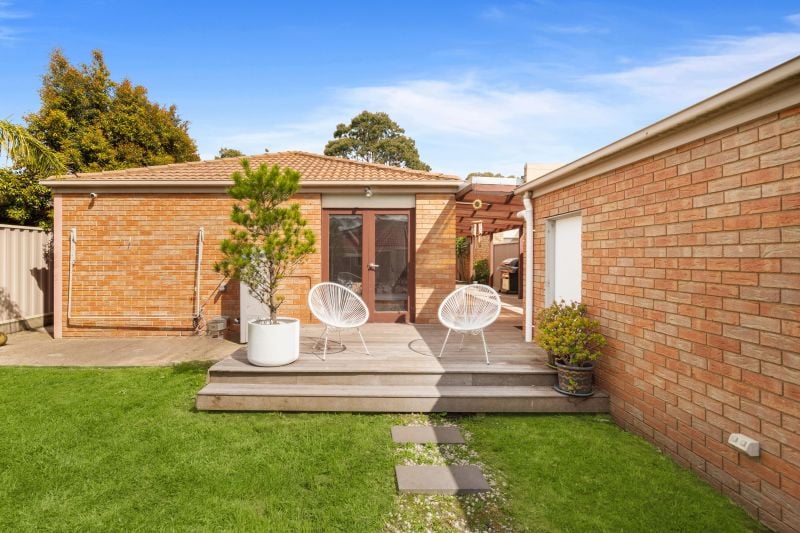 9 Marsden Walk, Roxburgh Park