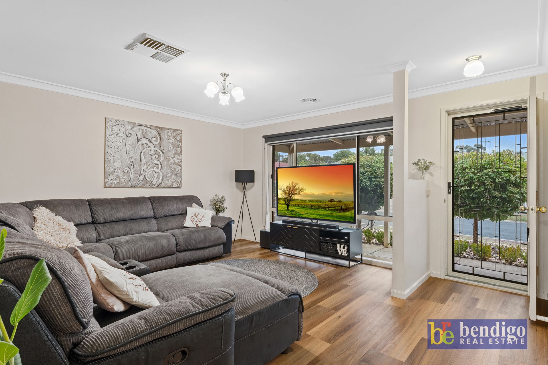 12 Elvey Drive Kangaroo Flat VIC, Flat - Thumbnail 2