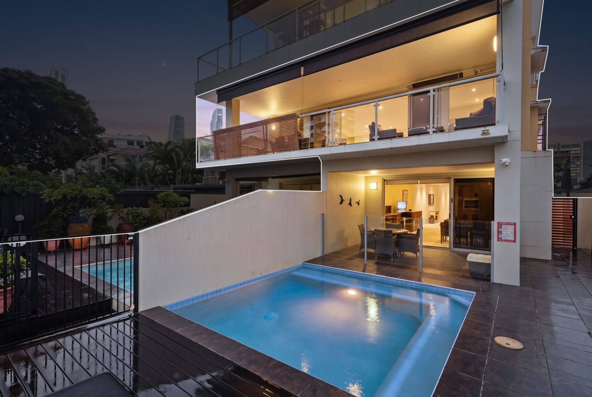 2/19 Paradise Island, Surfers Paradise - Thumbnail 2