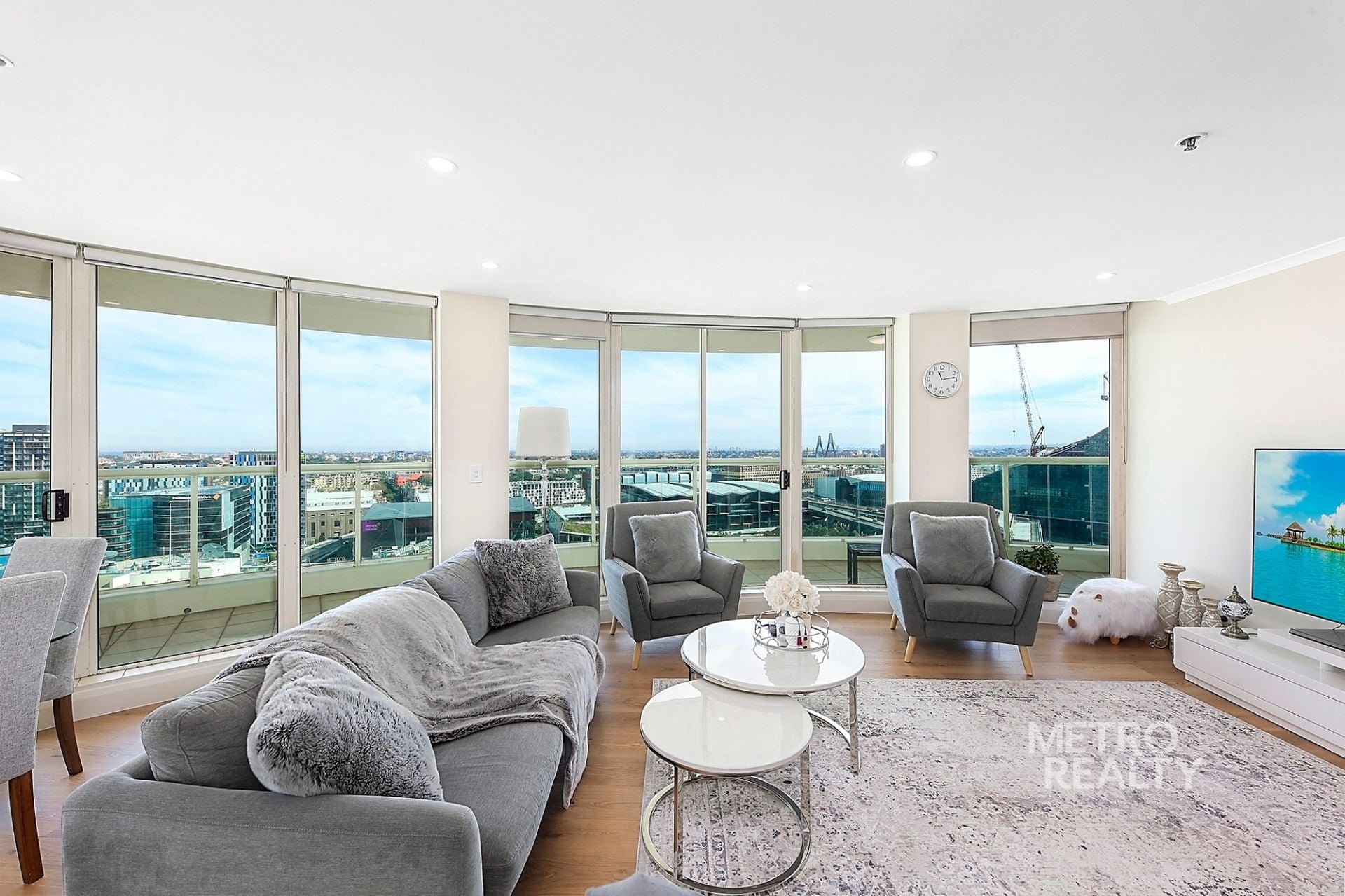 2503/348-352 Sussex Street, Sydney - Thumbnail 4