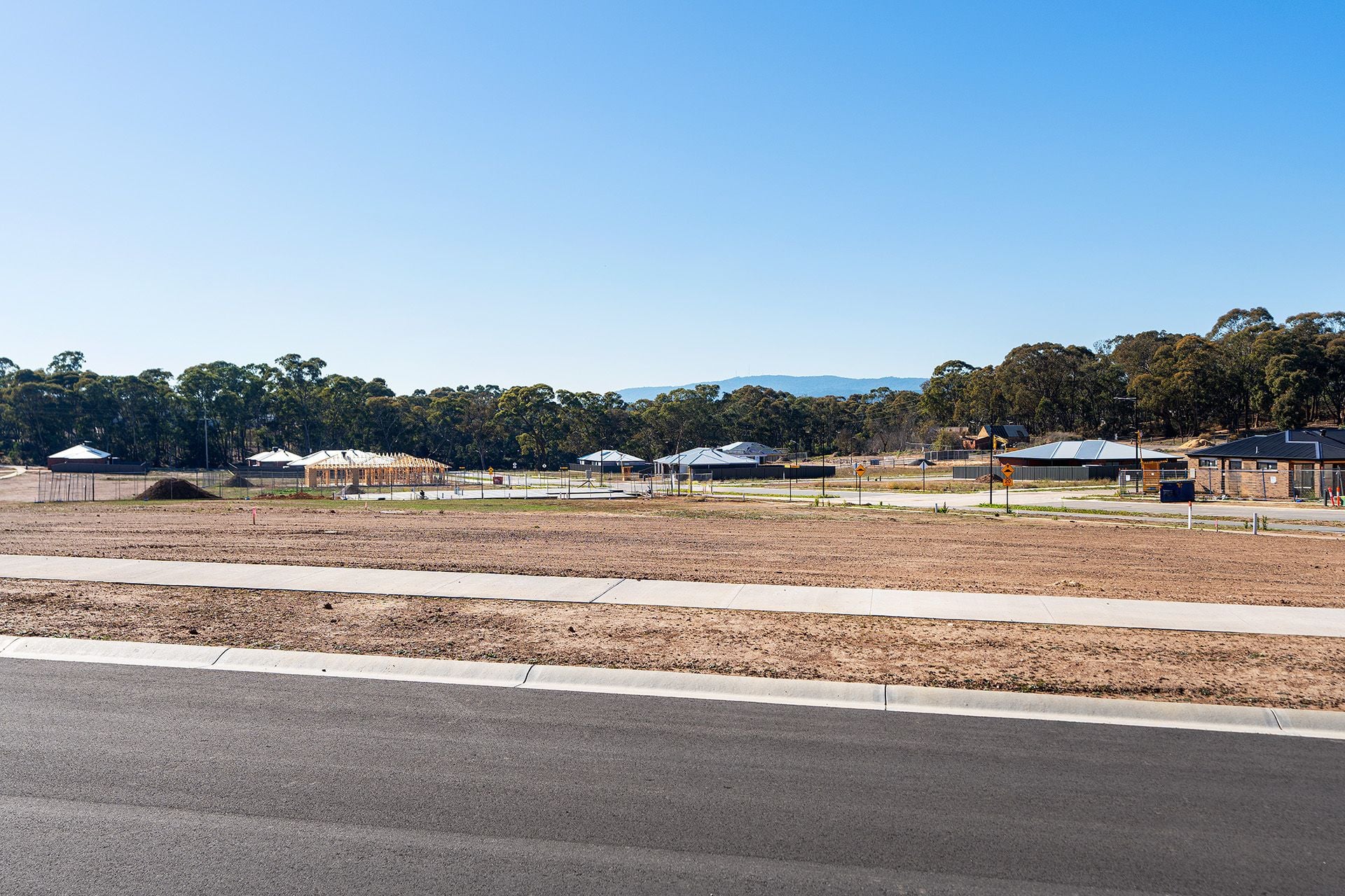 30 Gunangara Drive, Campbells Creek - Thumbnail 3