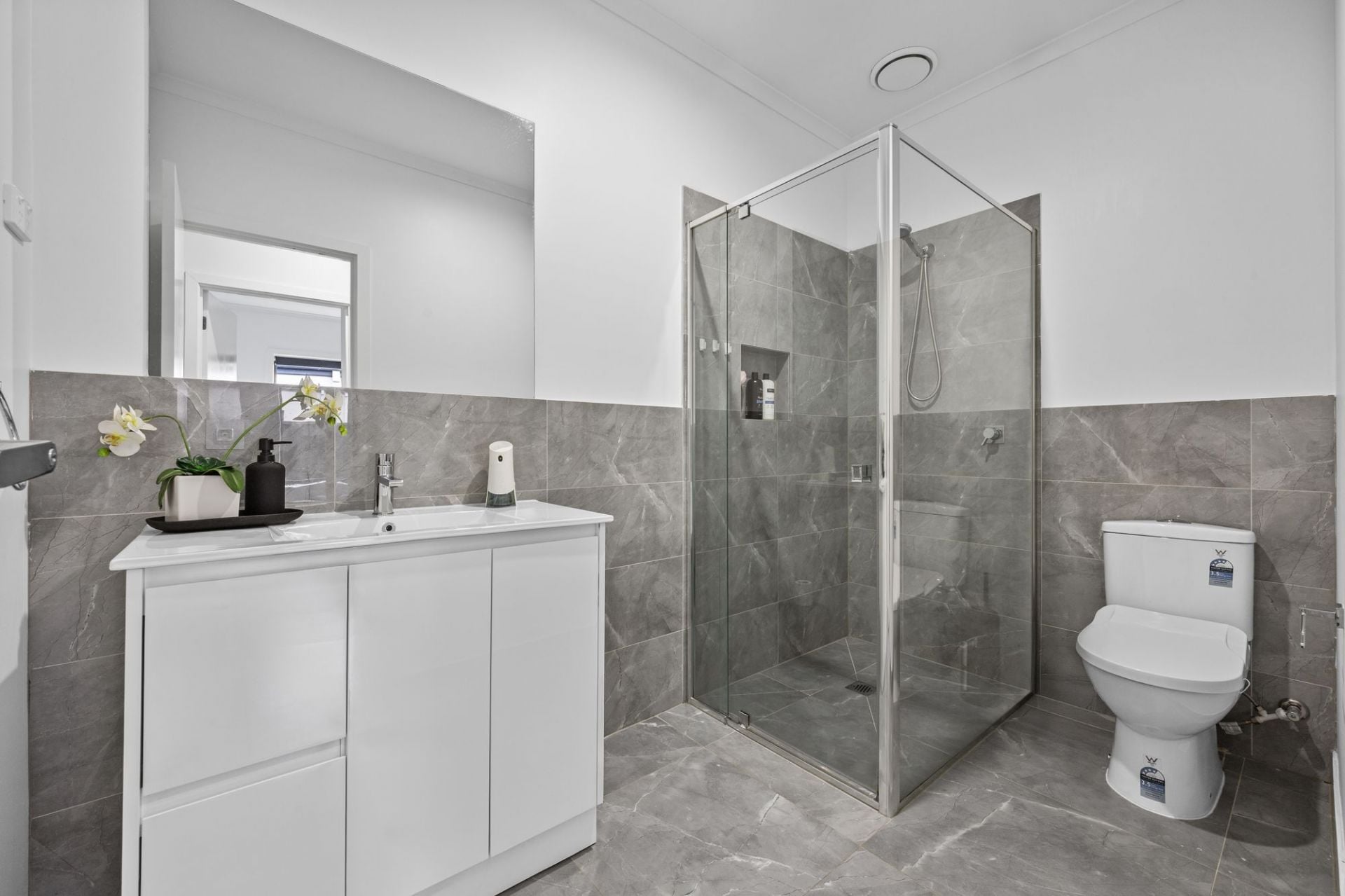 Stylish, Modern Living in a Prime Lalor Location