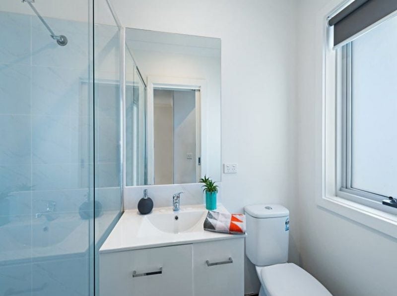 2/54 Dumbarton Street, Reservoir