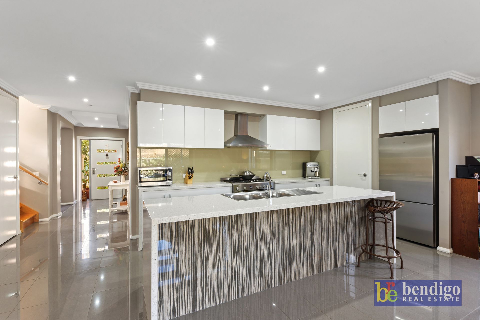 3 Ormond Place Strathdale VIC, Strathdale - Thumbnail 2