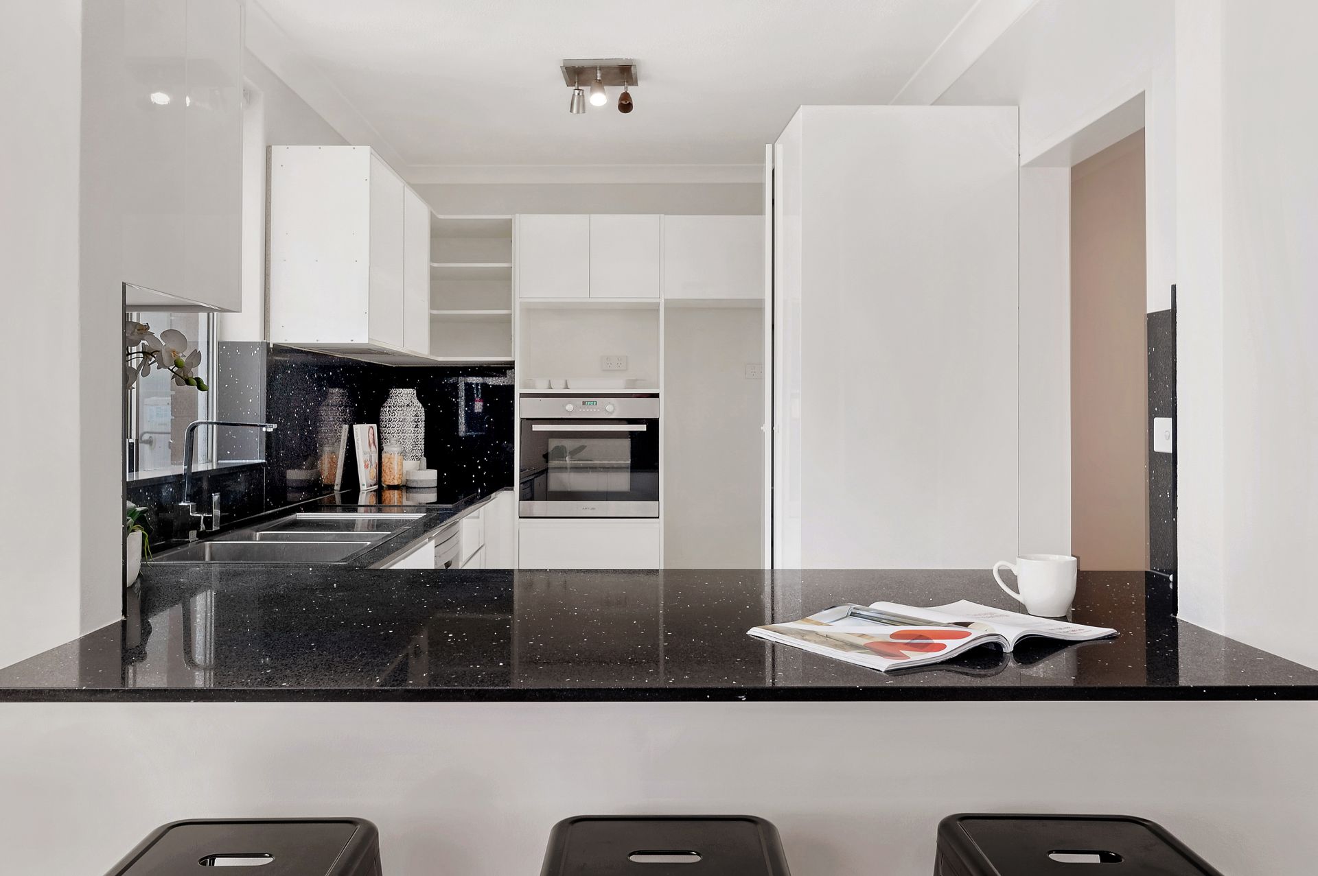 12/17-19 Edgeworth David Avenue, Hornsby, Hornsby - Thumbnail 5