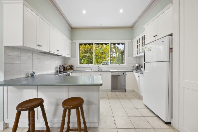 8 Dowling Street, Lake Wendouree, Lake Wendouree - Thumbnail 7