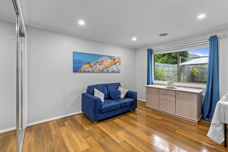 16 Middle Court, Thomastown