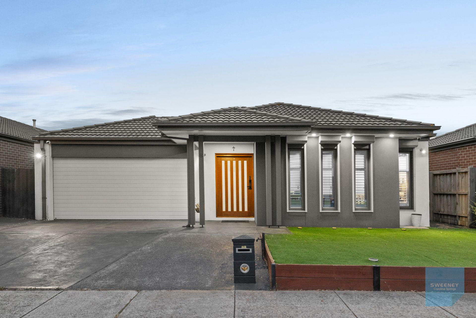 8 Annecy Boulevard, Fraser Rise - Image 1