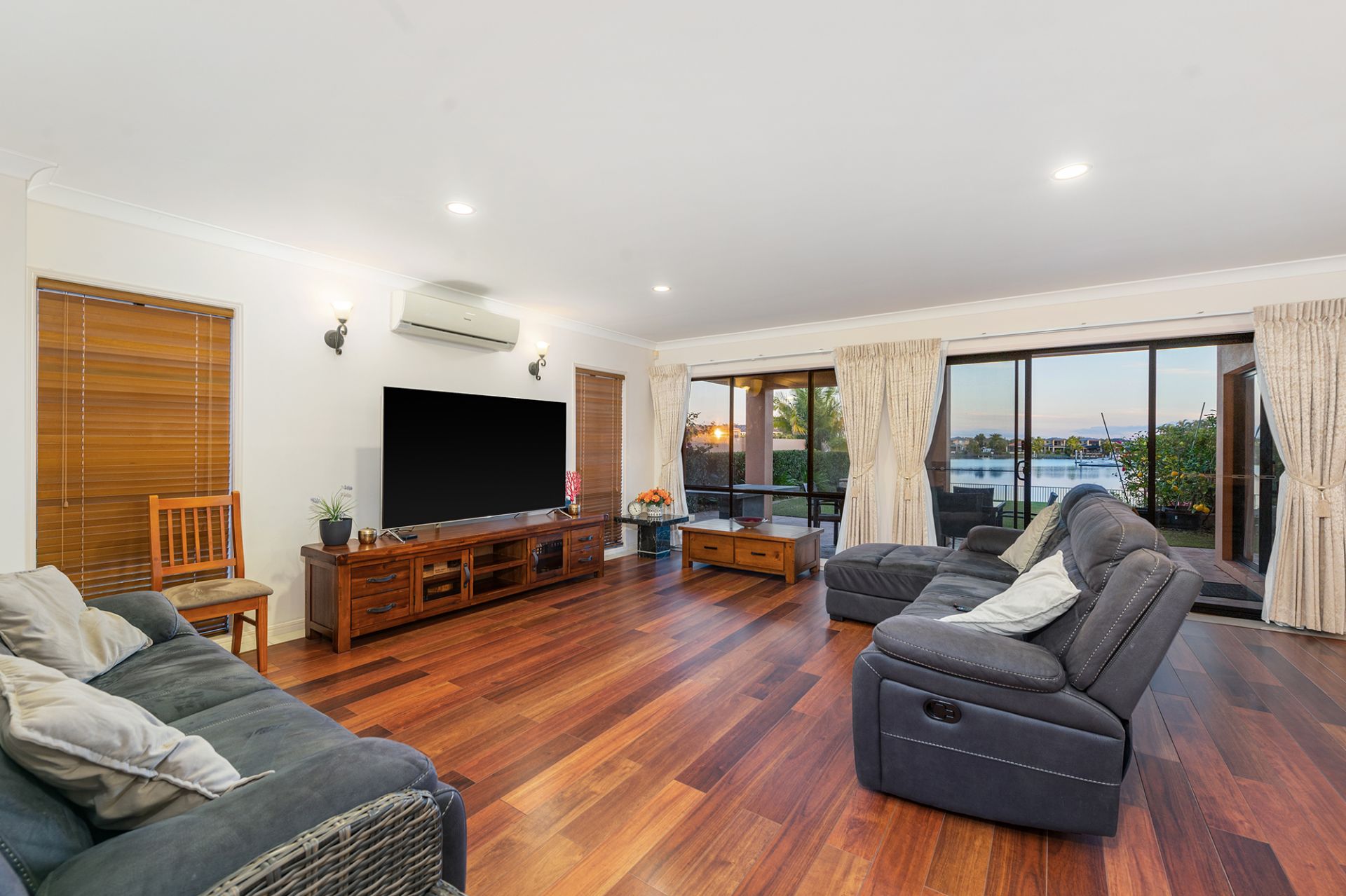 30 The Peninsula, Helensvale - Thumbnail 8