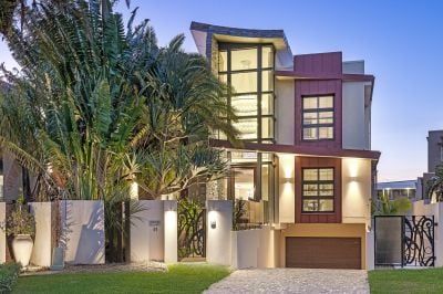 Architectural Luxury with 28m Waterfront and Bridge-Free Ocean Access