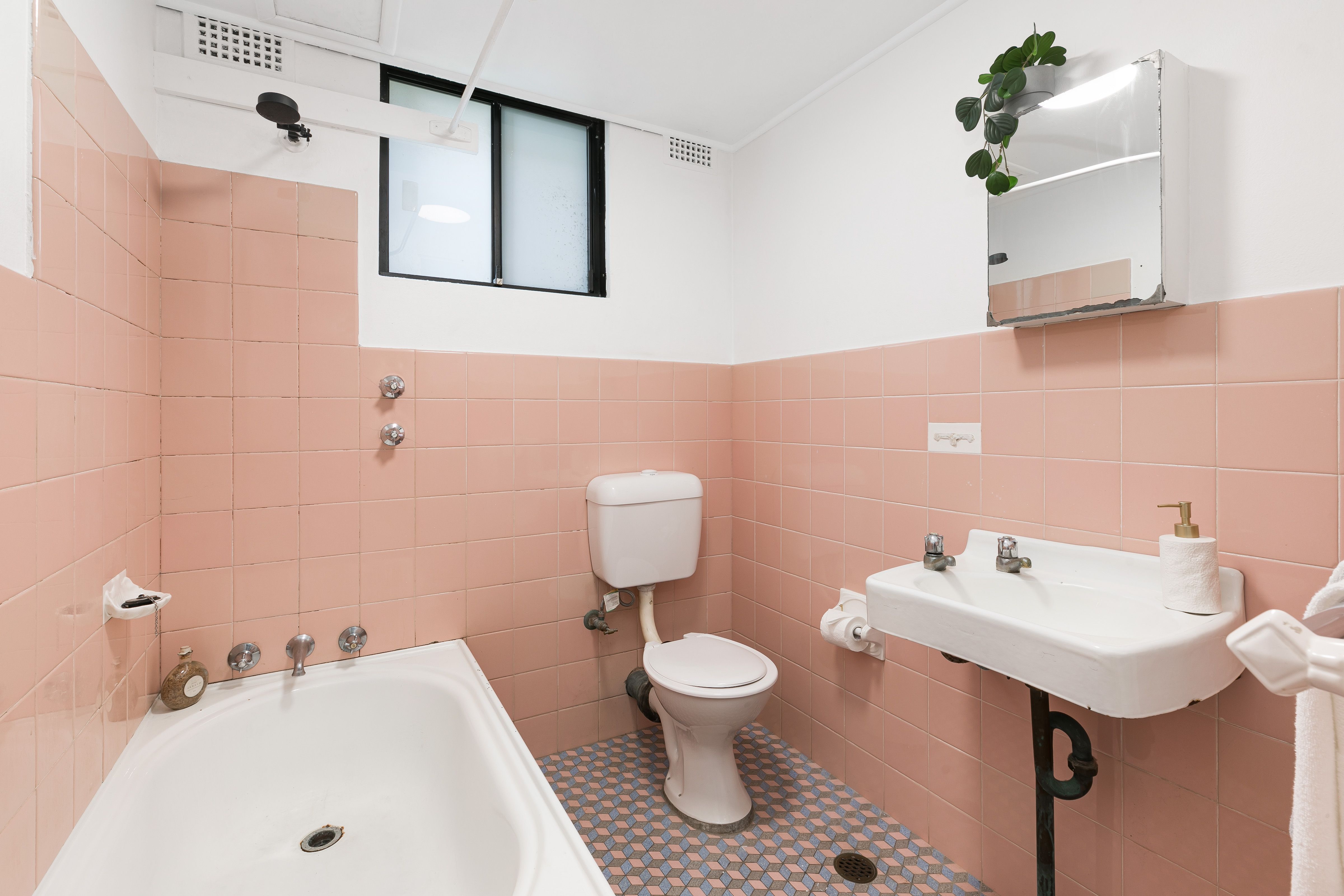 6/13 John Davey Avenue CRONULLA 2230