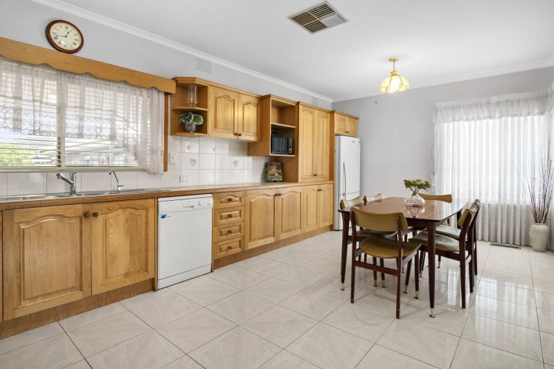 23 Deakin Avenue, Lalor